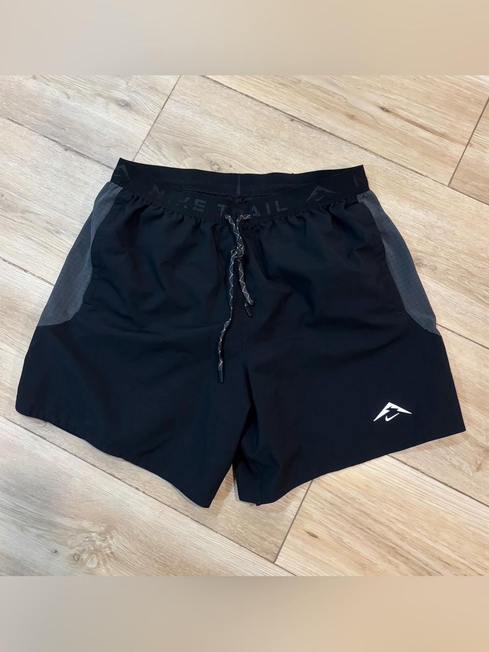$80 Nike Trail Dri-FIT 6” Brief-Lined Black Running Shorts Medium M HJ3574-010